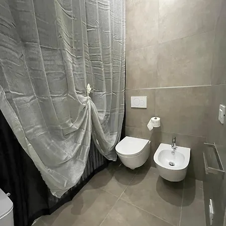 Alojamento de Acomodação e Pequeno-almoço Downtown Bérgamo