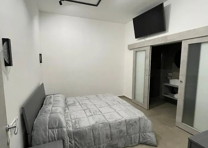 Downtown 3*